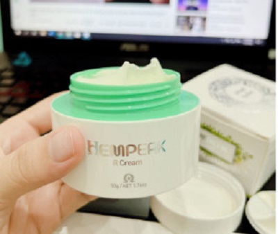 kem duong tai tao da Hempeak R Cream 1